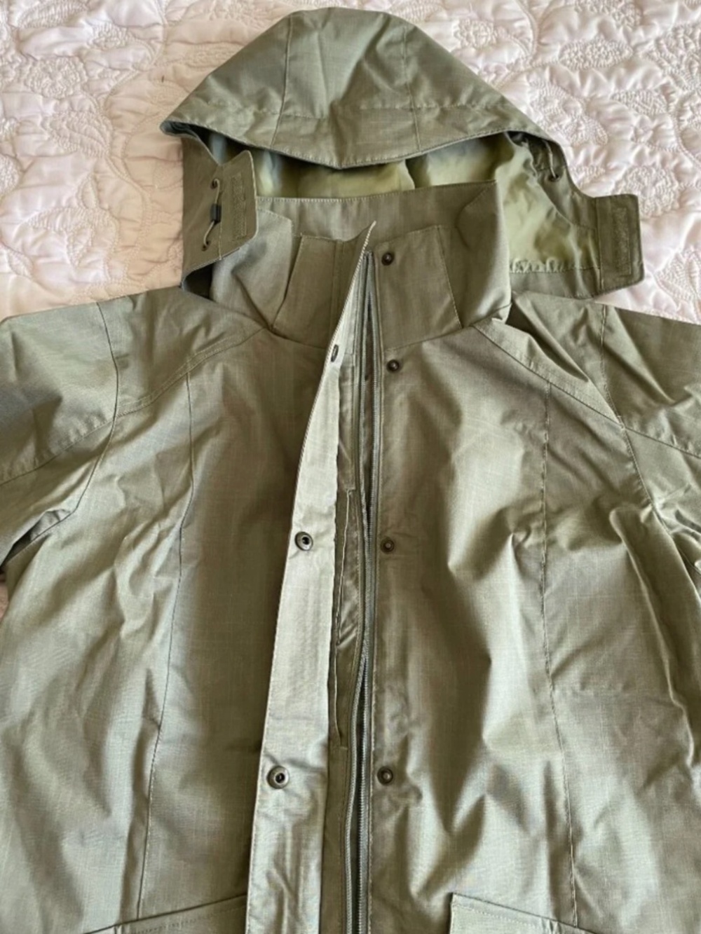 Columbia Women's Size Large Rain Jacket EUC